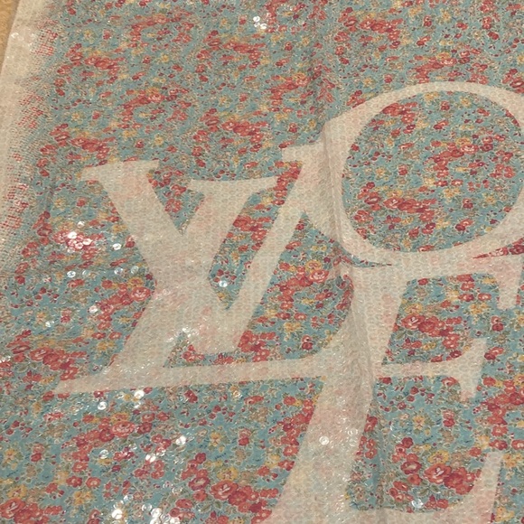 Louis Vuitton Limited Edition Sequin  Stole - Picture 14 of 15